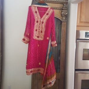 2 piece chunri Pakistani suit